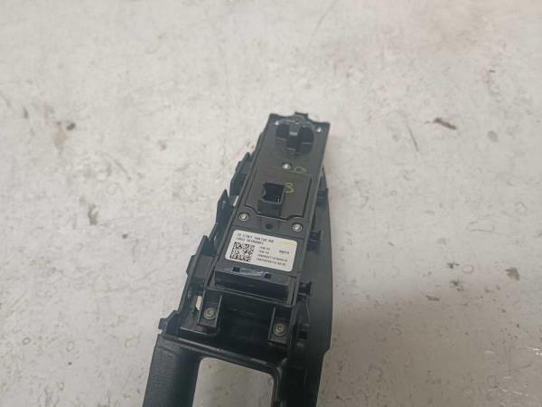 BOUTON LEVE VITRE FORD - Vue 2